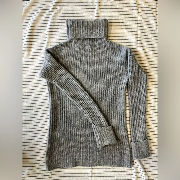 James Perse Gray 100% Cashmere Ribbed Turtleneck Sweater, size 3 - Picture 3 of 14